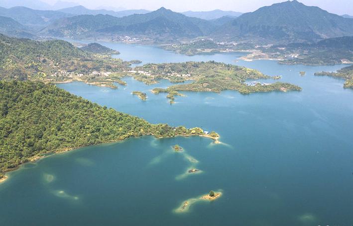 黄山太平湖碧波如镜,太平湖如一幅水墨