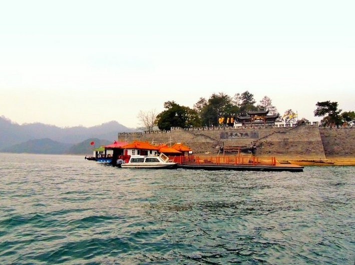 黄山太平湖碧波如镜,太平湖如一幅水墨