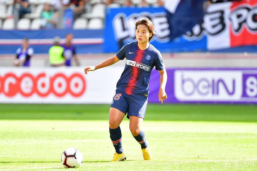 王霜加冕“亚洲足球小姐”！曾因难以忍受国内2000块工资赴韩踢球