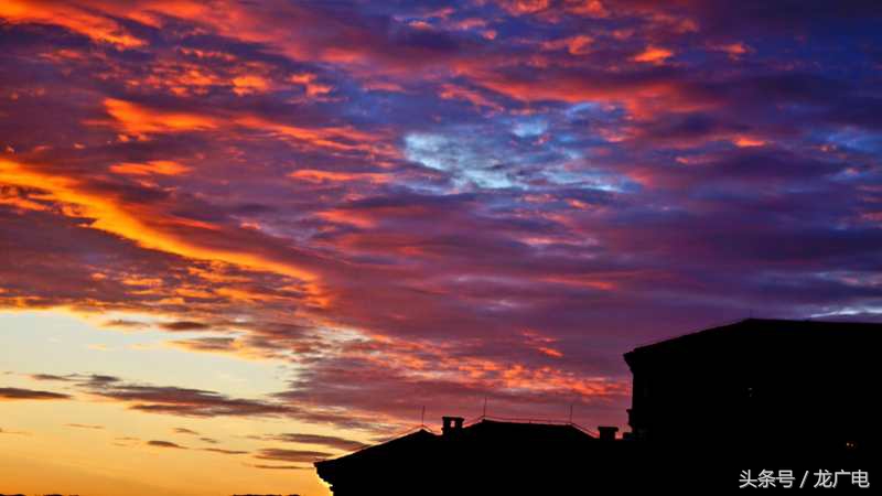 傍晚在海上看一场绝美晚霞,在海上看一场绝美晚霞