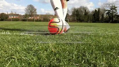 原地变向和过人变向,足球左右脚变向过人教学