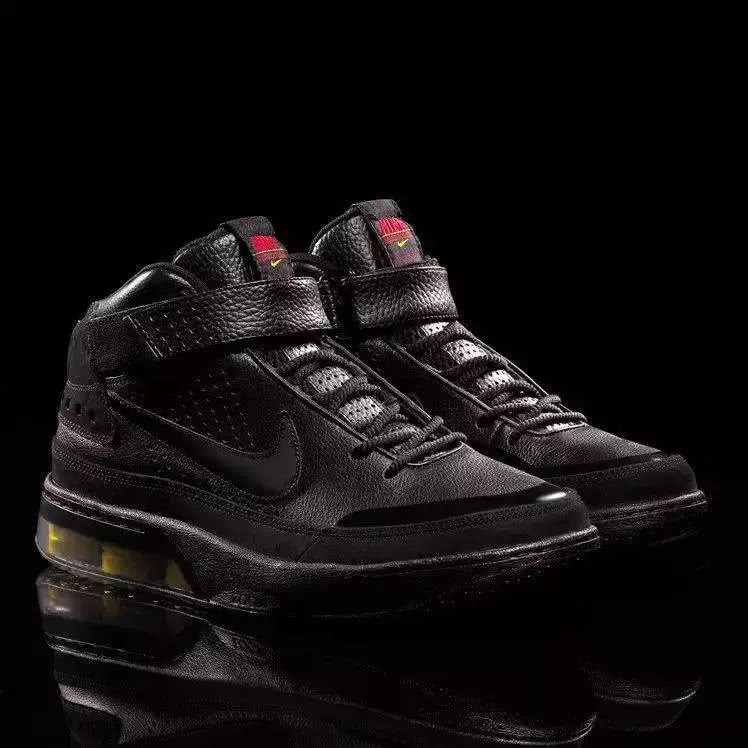 转战时尚界是Shox的出路？当年风靡篮球界的气柱不甘就此离开！