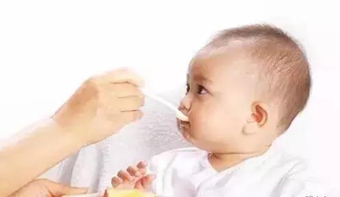 宝宝胀气大便拉不出来吐奶,宝宝肠鸣腹泻吐奶怎么回事