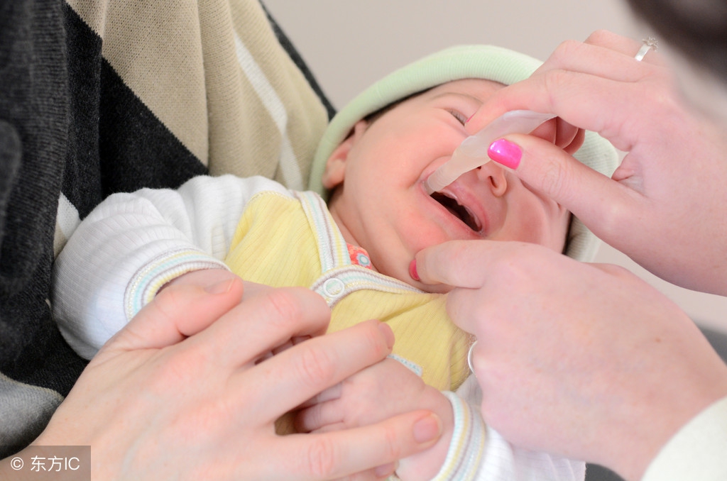 宝宝胀气大便拉不出来吐奶,宝宝肠鸣腹泻吐奶怎么回事