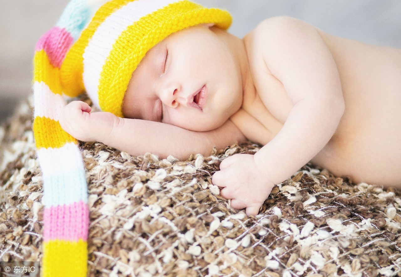 宝宝胀气大便拉不出来吐奶,宝宝肠鸣腹泻吐奶怎么回事