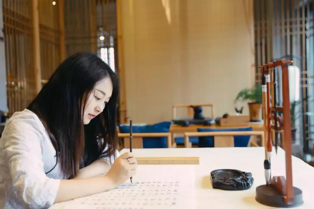 湘西浦市古镇，这个畅销青年女作家，和喜欢的人一起开了一家美宿