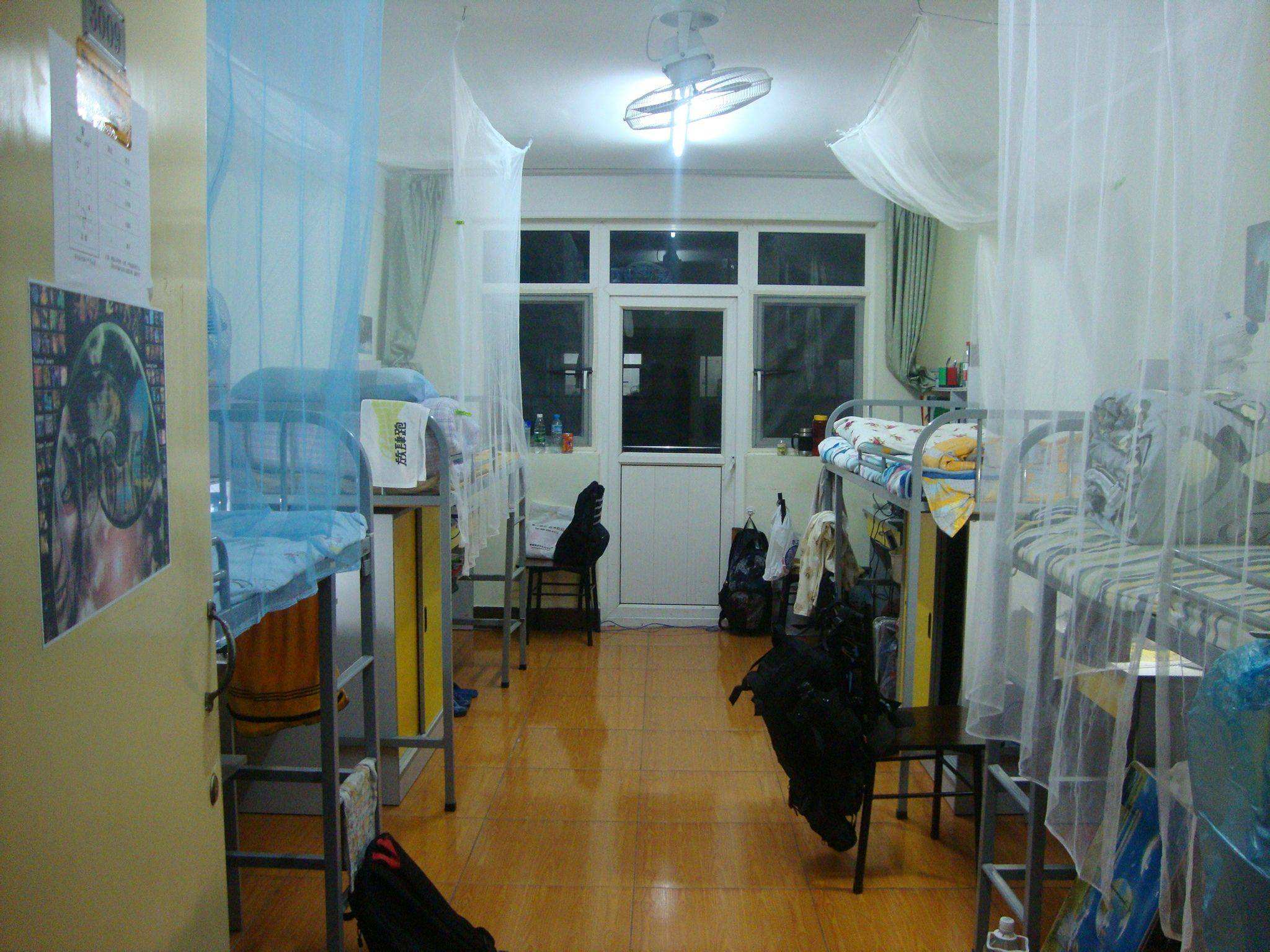 宿舍出现矛盾舍友应该怎么解决,和室友闹矛盾宿舍怎么解决