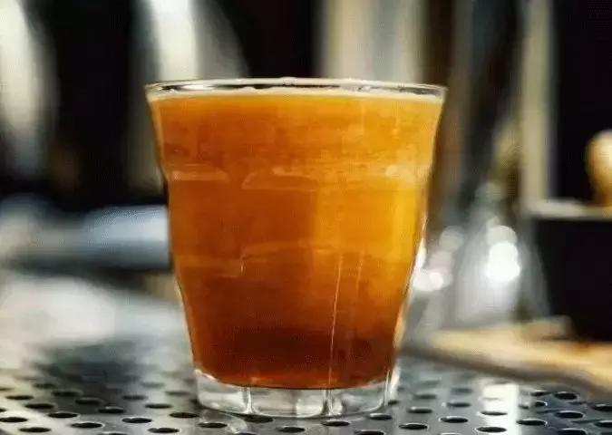 喝一杯甜又苦涩的咖啡,喝一杯香浓的咖啡