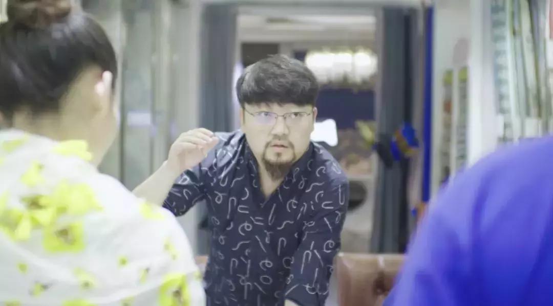 他在壁纸中植入AR技术，花式哄娃不在话下