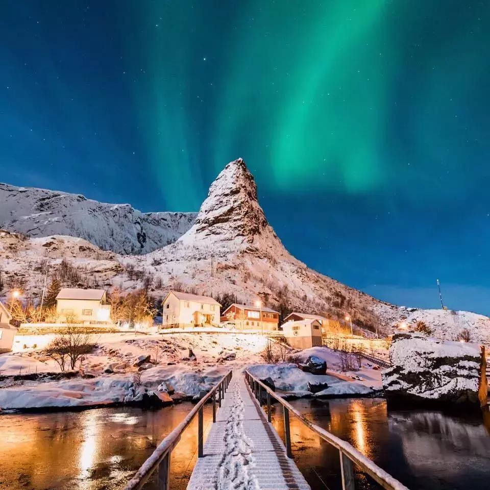 小木屋,玻璃顶,火山温泉,住这些酒店,get最cool极光姿势