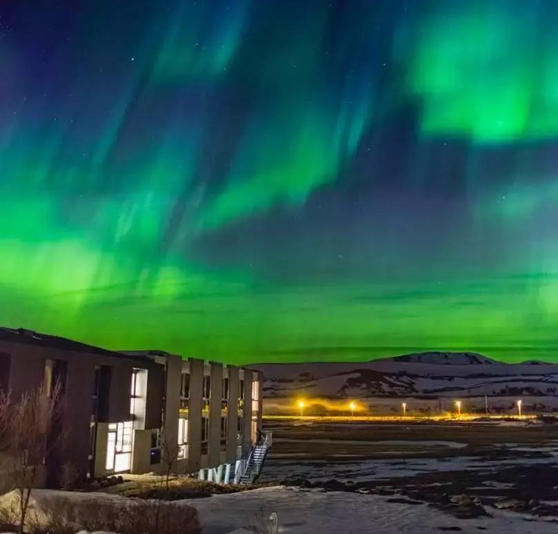 小木屋,玻璃顶,火山温泉,住这些酒店,get最cool极光姿势