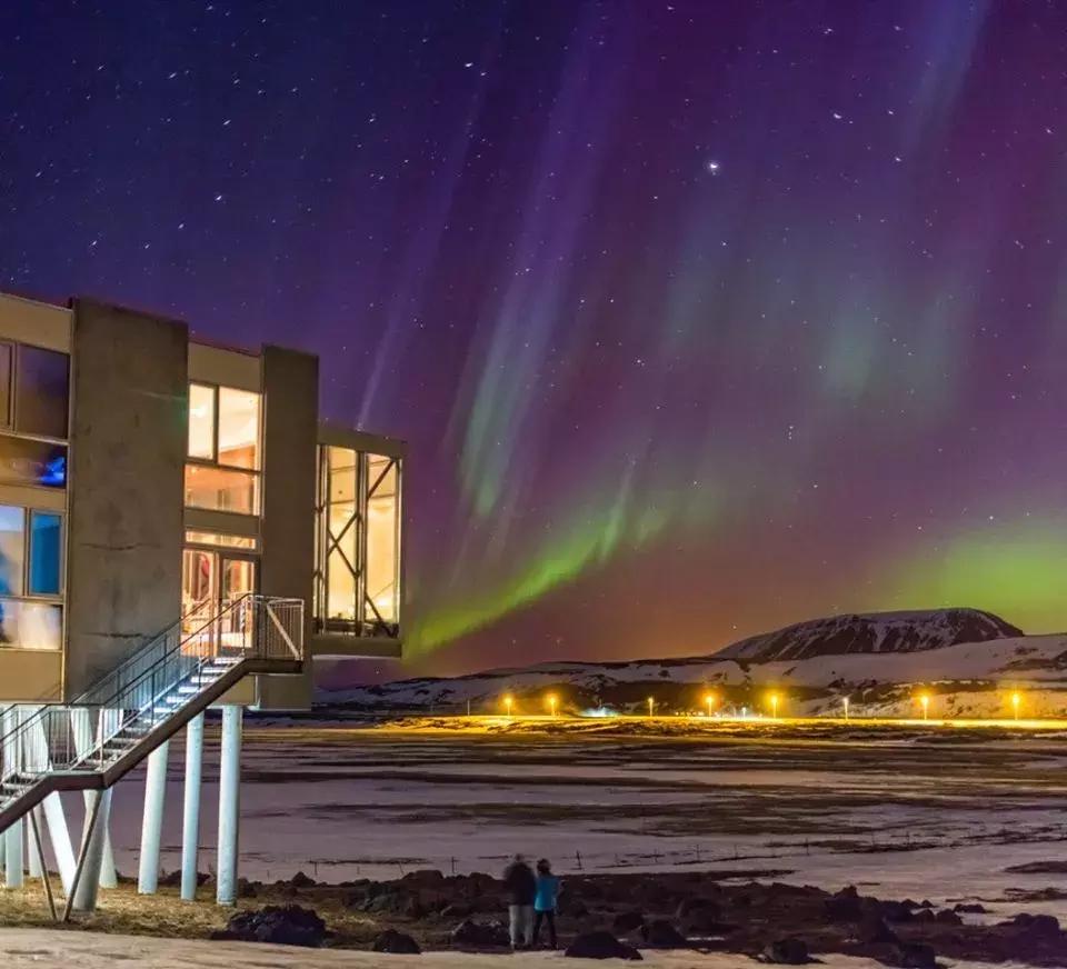 小木屋,玻璃顶,火山温泉,住这些酒店,get最cool极光姿势