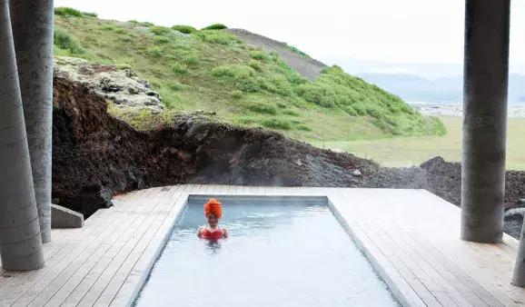 小木屋,玻璃顶,火山温泉,住这些酒店,get最cool极光姿势