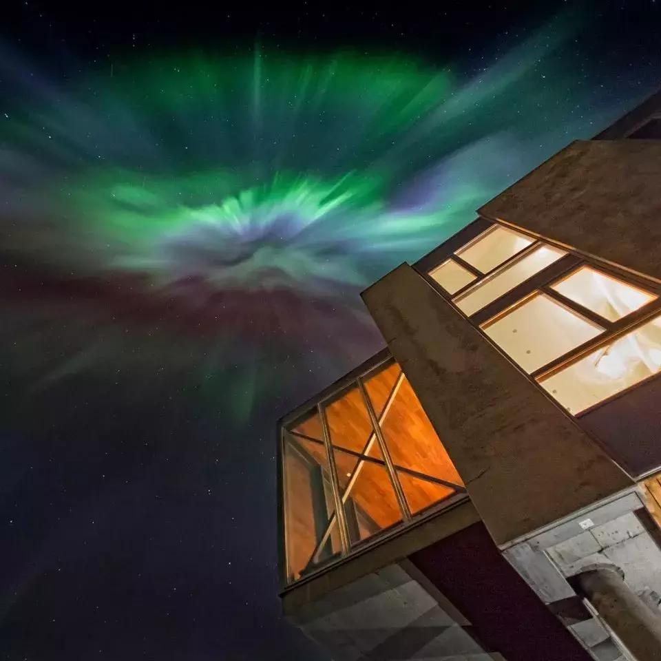 小木屋,玻璃顶,火山温泉,住这些酒店,get最cool极光姿势