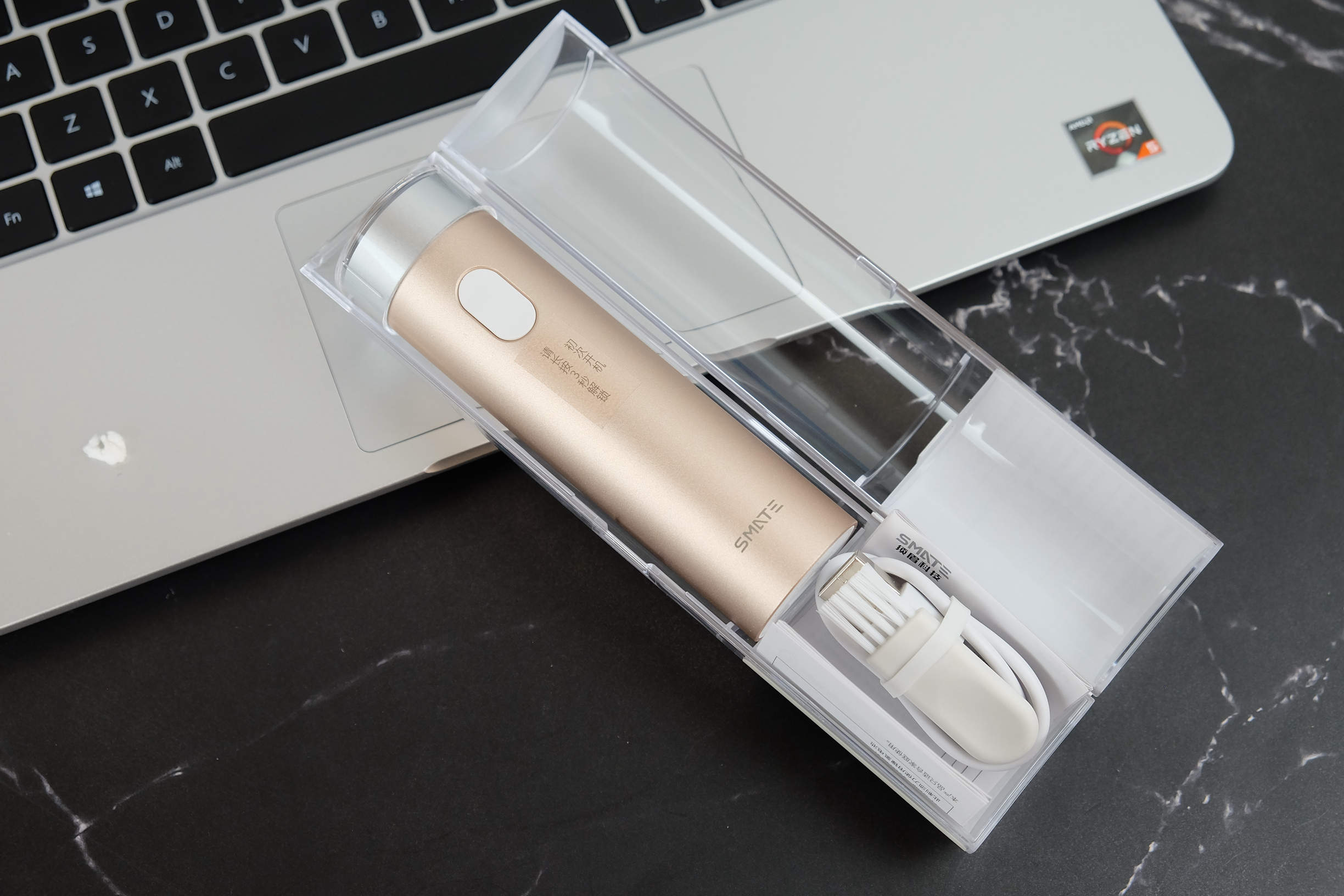 干湿两用的剃须刀怎么选择最好的,须眉剃须刀跟奔腾剃须刀