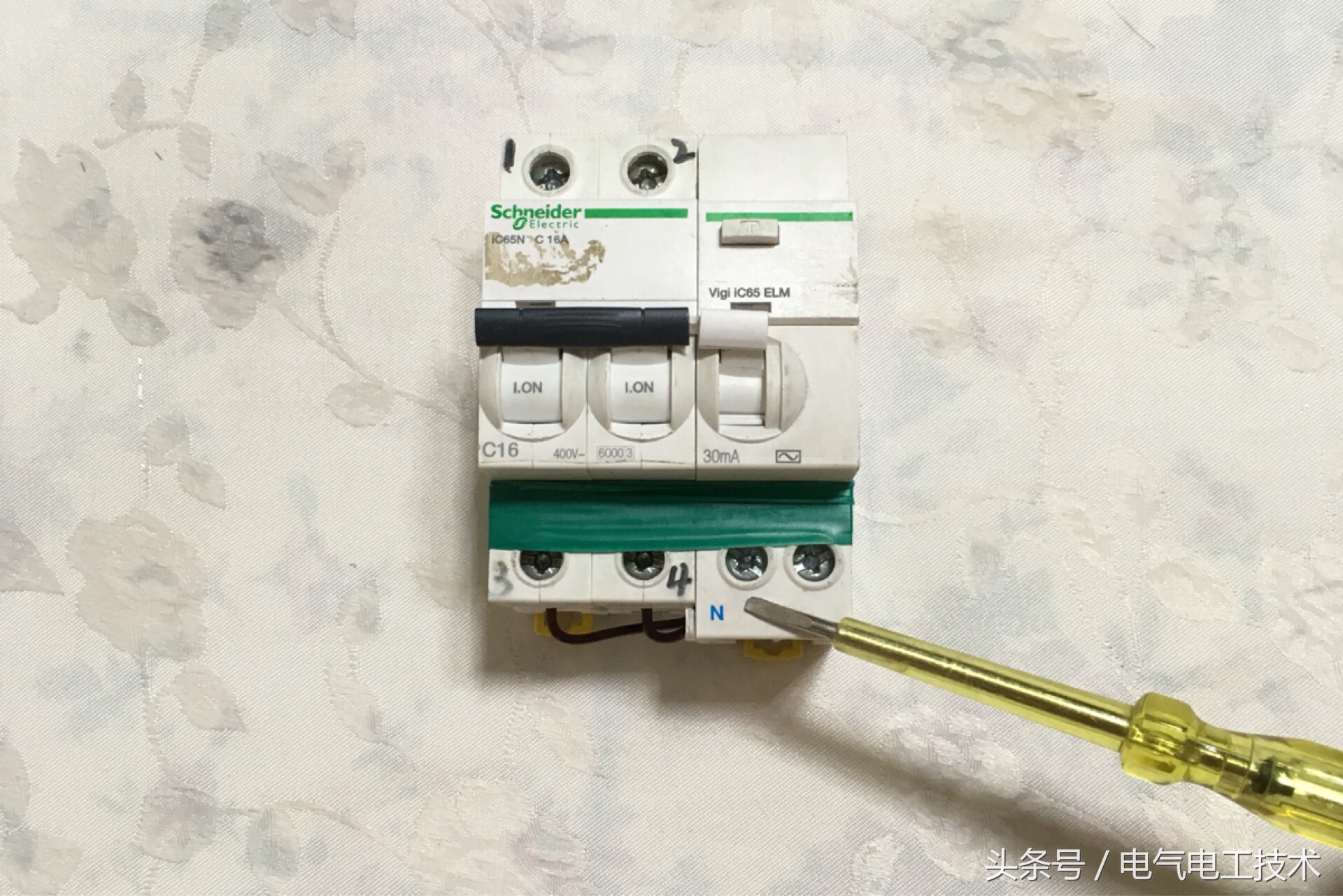 漏保怎么接线才正确,漏保左火右零接线图