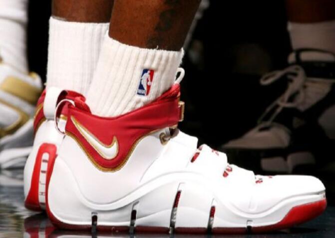 espn评科比詹姆斯历史地位,espn评价2011年詹姆斯去热火