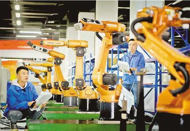 一台机器人顶十个工人,1000台智能机器人项目