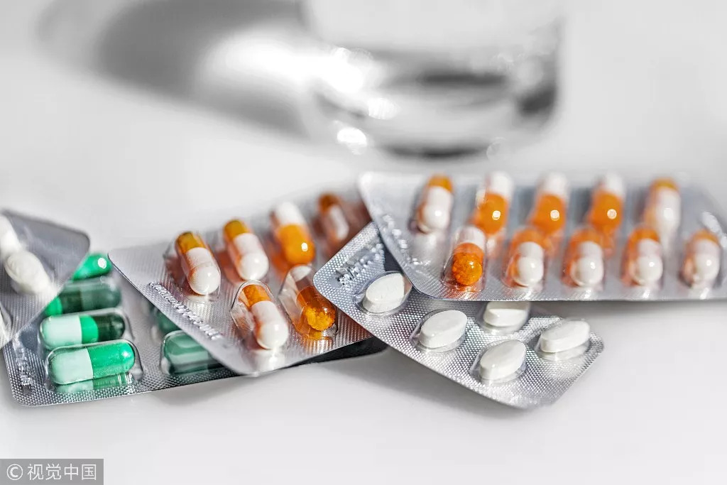 三岁小孩来例假怎么回事,三年级女生来例假怎么回事