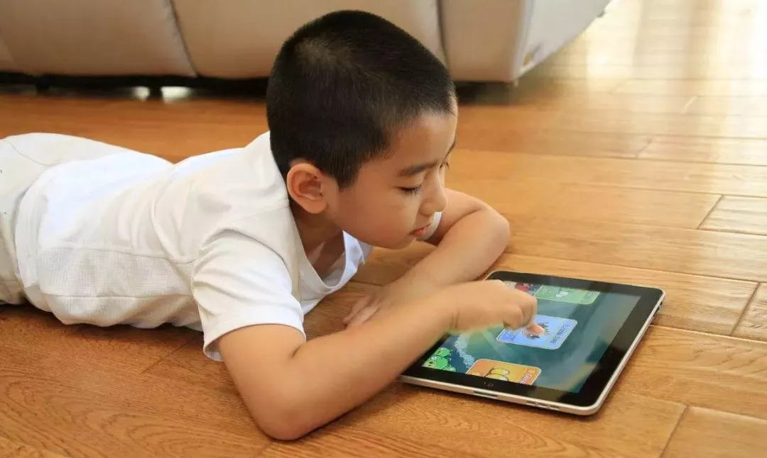 小眼镜到底好不好,小眼镜越来越多