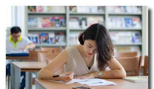 各地教师收入多少是哪个部门定,教师工资收入与公务员收入