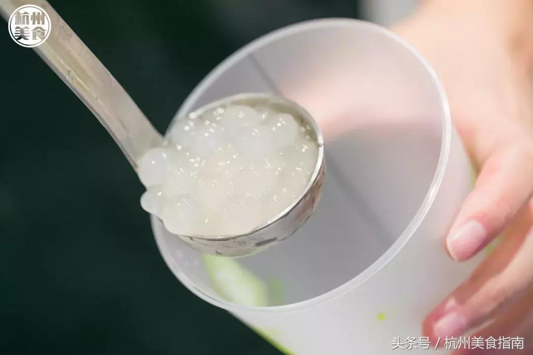 潮人大咖都pick的奈雪出冰淇淋“绿宝石”啦！想喝基本靠抢！