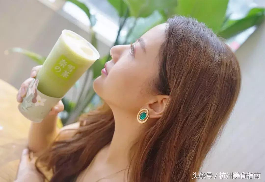 潮人大咖都pick的奈雪出冰淇淋“绿宝石”啦！想喝基本靠抢！