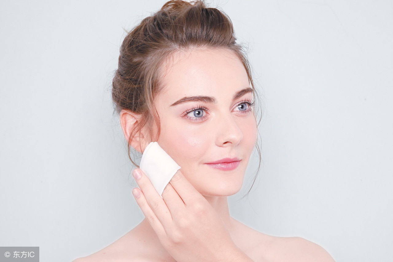 混油皮肤暗黄暗沉怎么变白,混油皮肤怎么保养