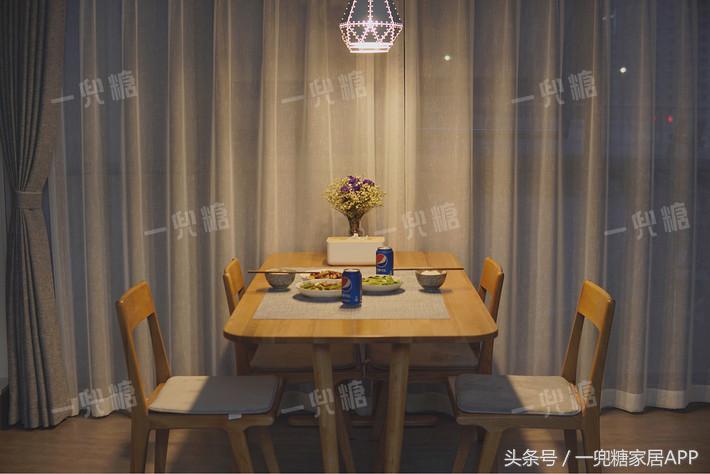 年轻人，谁不是一边感叹房子小，一边在小房子里拼命折腾？