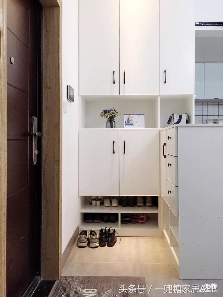 年轻人，谁不是一边感叹房子小，一边在小房子里拼命折腾？