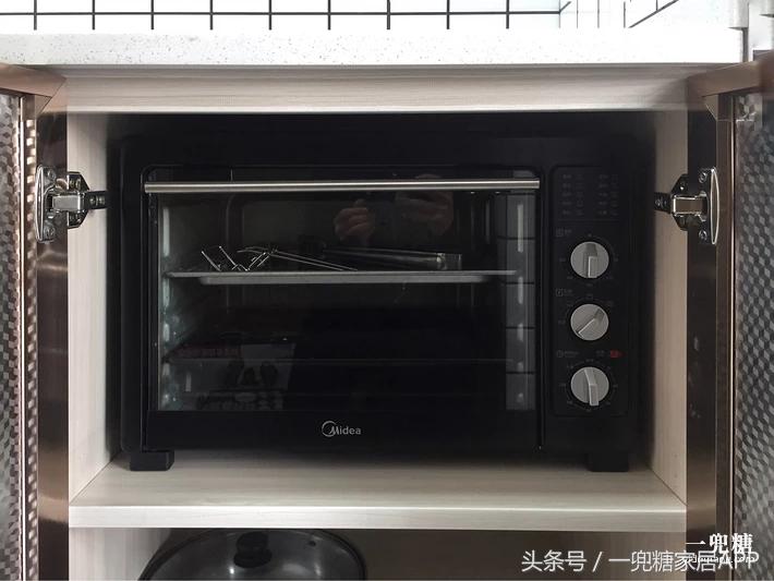 年轻人，谁不是一边感叹房子小，一边在小房子里拼命折腾？