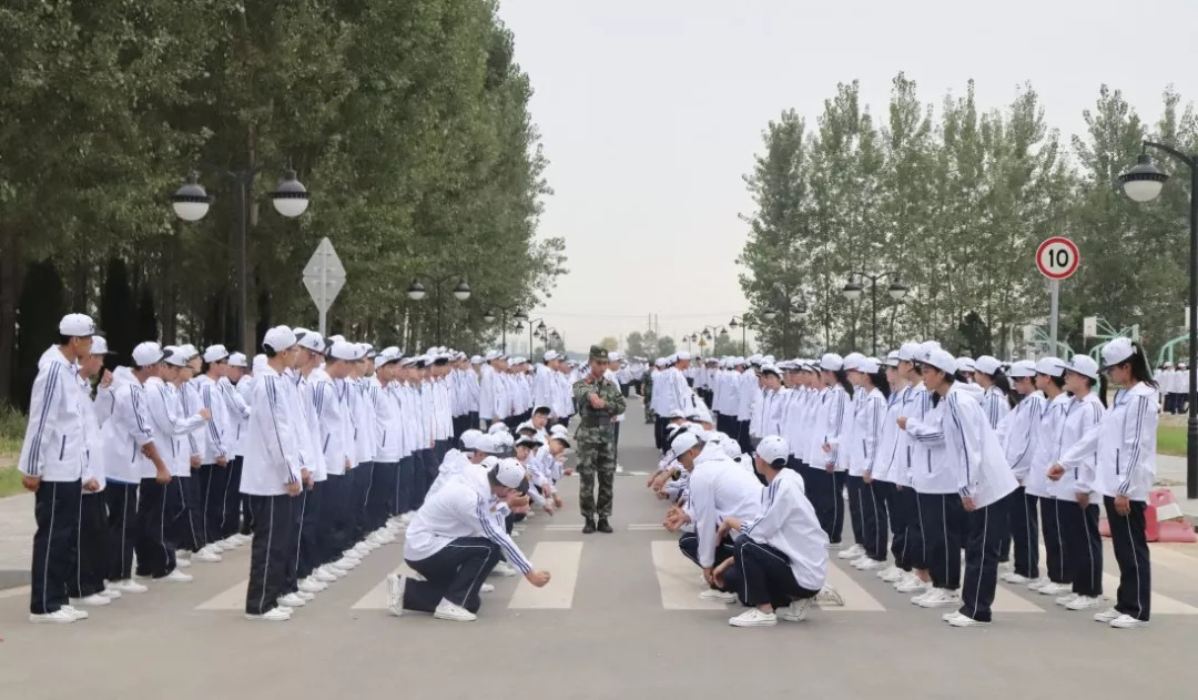 军训生活的回顾,军训时期给我们的惊喜