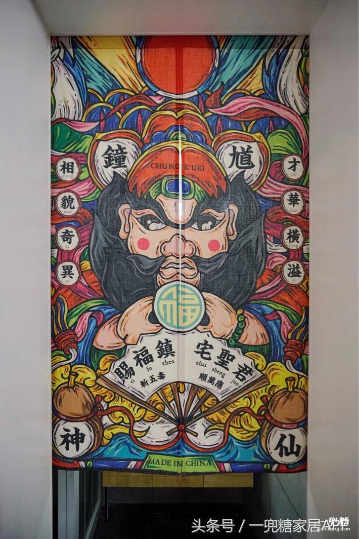 年轻人，谁不是一边感叹房子小，一边在小房子里拼命折腾？