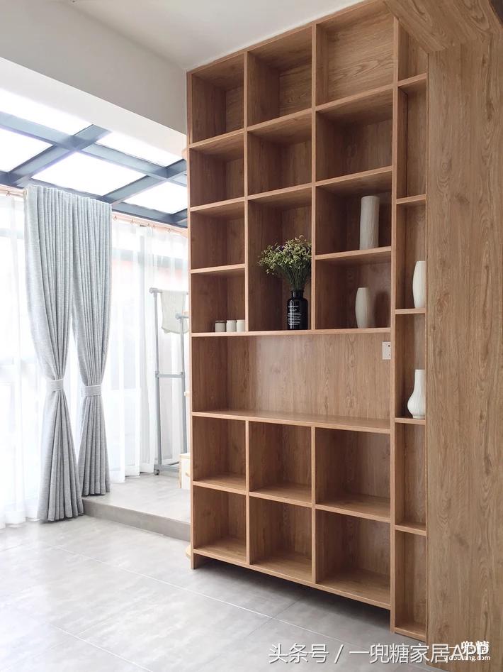 年轻人，谁不是一边感叹房子小，一边在小房子里拼命折腾？