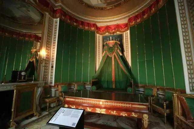 生活在别处完整版,法国西部自驾游