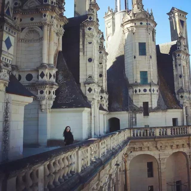 生活在别处完整版,法国西部自驾游