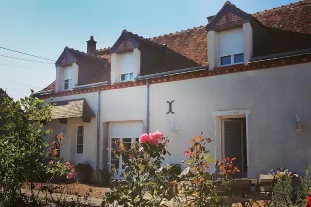 生活在别处完整版,法国西部自驾游