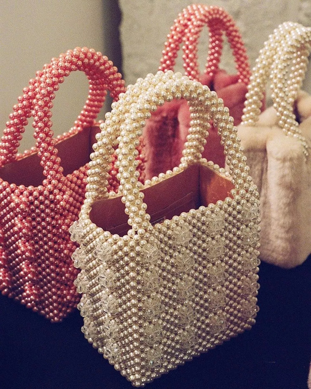 英伦风背什么包,好奇时髦精们今年都在背什么包