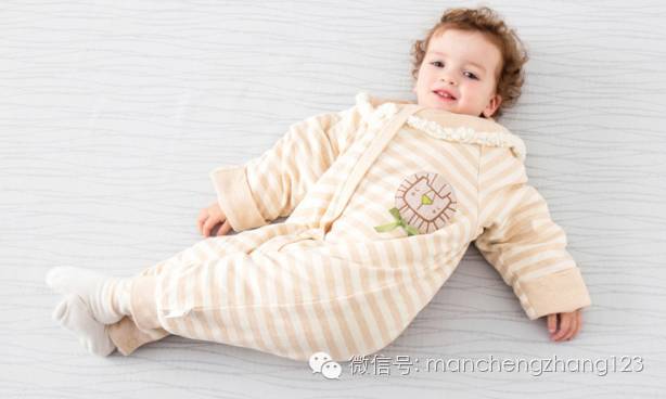 “你给孩子穿的少，冻病怎么办？”爷爷奶奶，秋冬孩子白天这么穿，晚上这么睡才不生病啊！