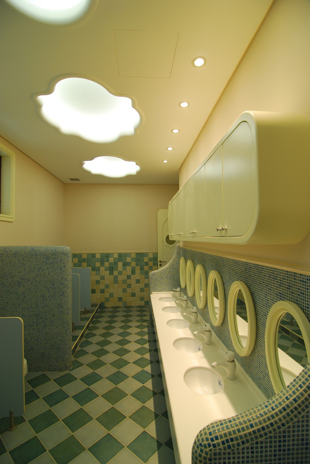 绿城西溪诚园地址,绿城诚园幼儿园