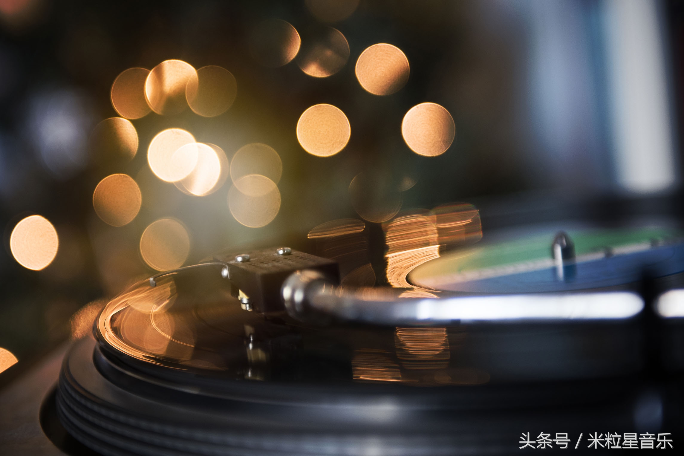 伟大的发明家爱迪生的重大发明,爱迪生发明电灯失败了多少次