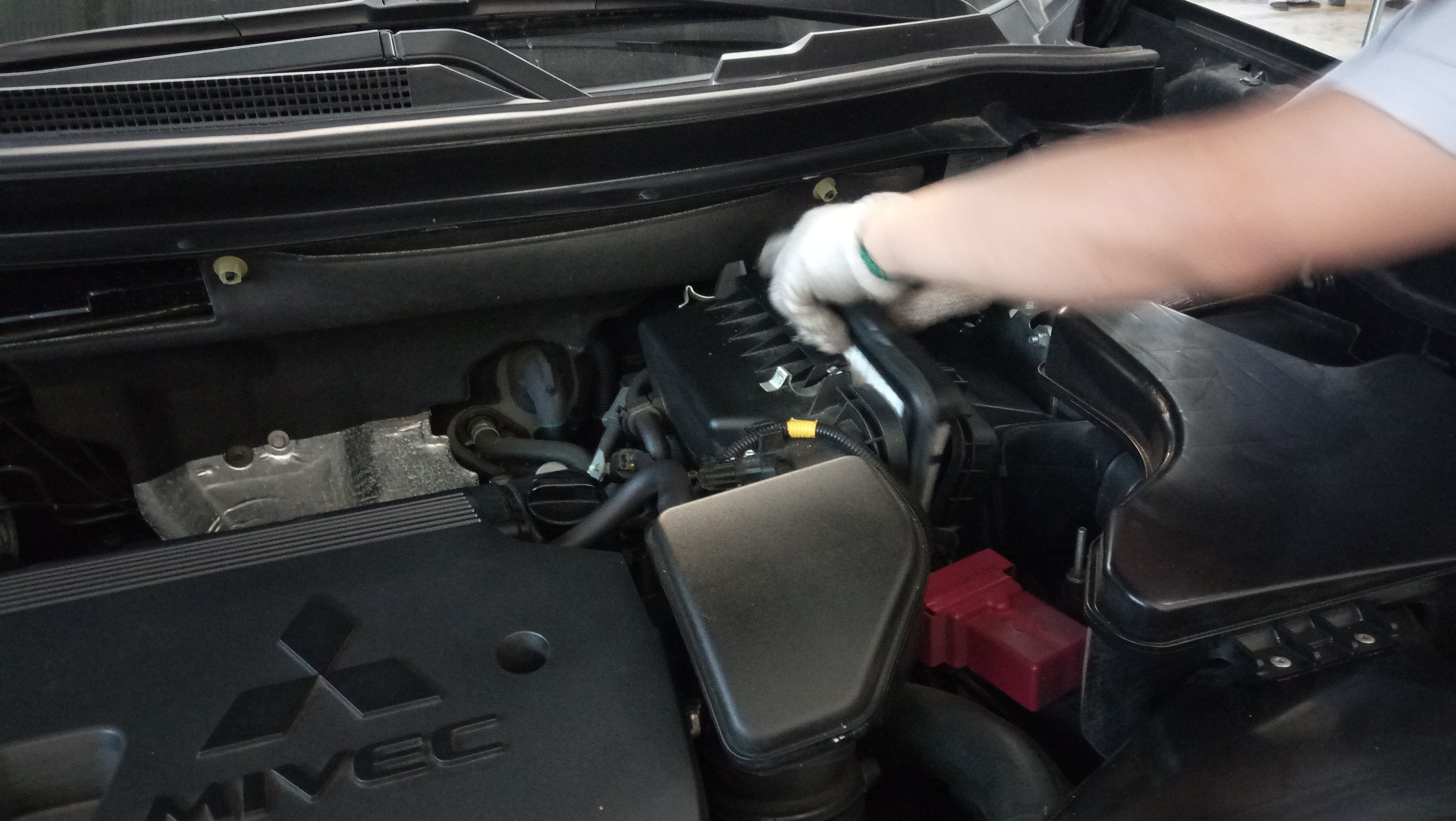 欧蓝德2.4保养用多少升机油,欧蓝德2万公里保养项目一览表