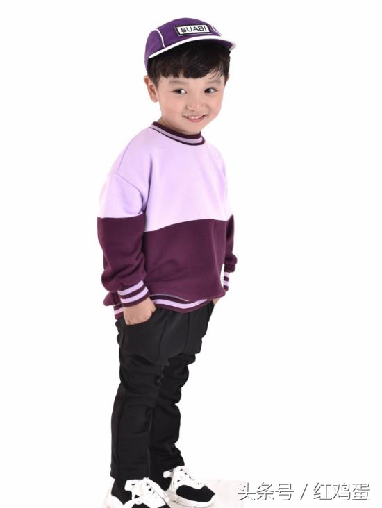 韩国童装新秋款怎么样穿 (韩国童装潮款穿搭)