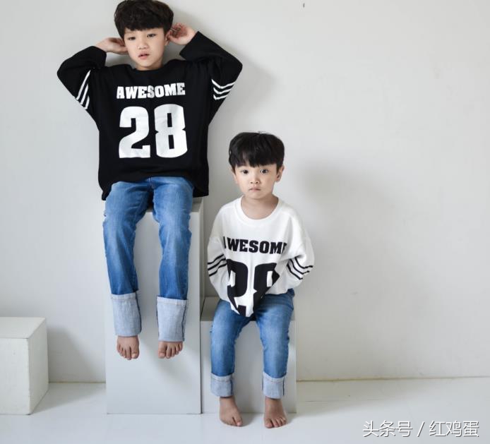 韩国童装新秋款怎么样穿 (韩国童装潮款穿搭)