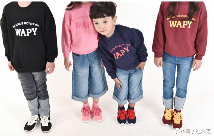 韩国童装新秋款怎么样穿 (韩国童装潮款穿搭)