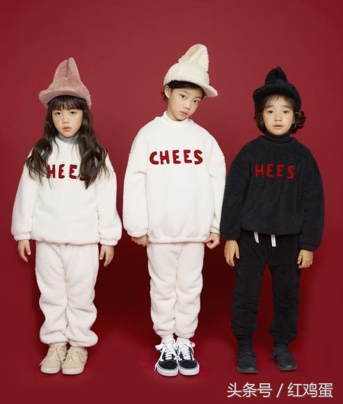 韩国童装新秋款怎么样穿 (韩国童装潮款穿搭)