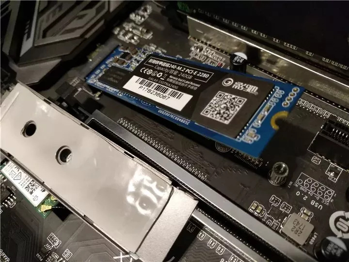 ssd固态硬盘怎么安装,ssd固态硬盘安装教程图解