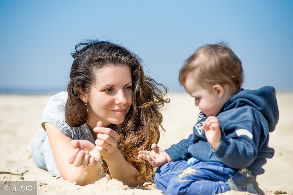 宝宝的成长见证了时间的流逝,当宝宝出生后一切都变得释然了