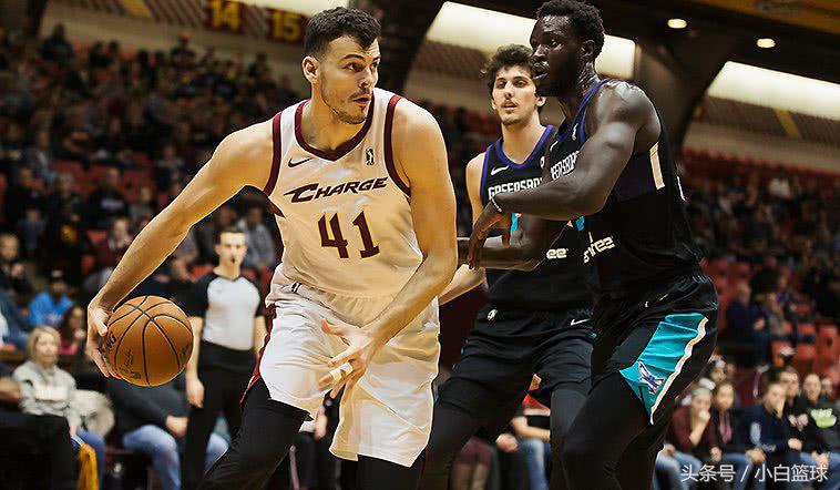 骑士2小将闪耀世预赛或成泰帅新宠詹皇替身攻防一体欲解压爱神