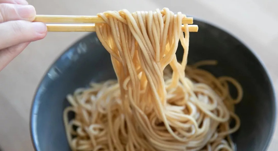 中餐厅2舒淇吃饭视频,舒淇吃面条